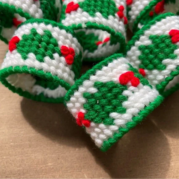 Estate Vintage Christmas Needlepoint Napkin Rings Set of 8 Red and Green - Picture 3 of 5